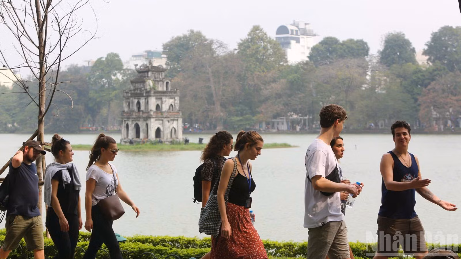 Xu hướng xê dịch 2026 cho thấy, 3 trụ cột chi phối hành vi của du khách là tính cá nhân hóa sâu sắc, tìm kiếm cân bằng tinh thần và ứng dụng các giải pháp công nghệ. (Ảnh: THÀNH ĐẠT)