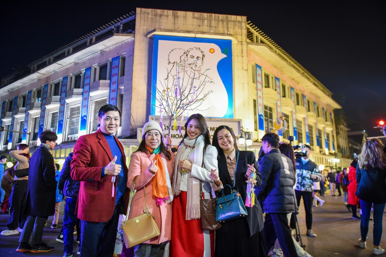 Thủ đô Hà Nội là một trong những điểm đến thu hút đông đảo khách du lịch.