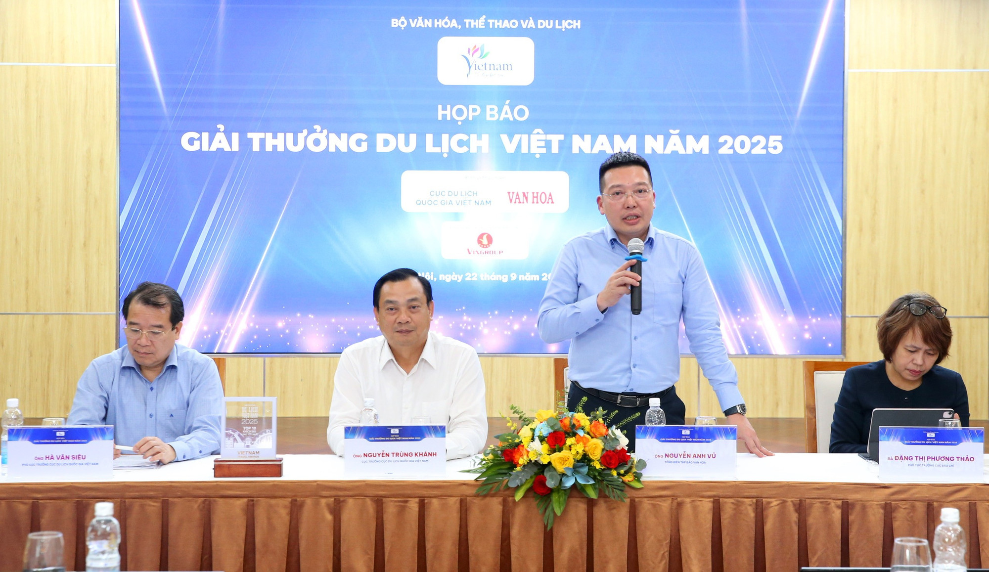 Tổng Biên tập Báo Văn Hóa Nguyễn Anh Vũ thông tin về công tác truyền thông cho Giải thưởng Du lịch Việt Nam năm 2025. z7038264429168-1b42dbad018b20dc8567f9589129953d.jpg