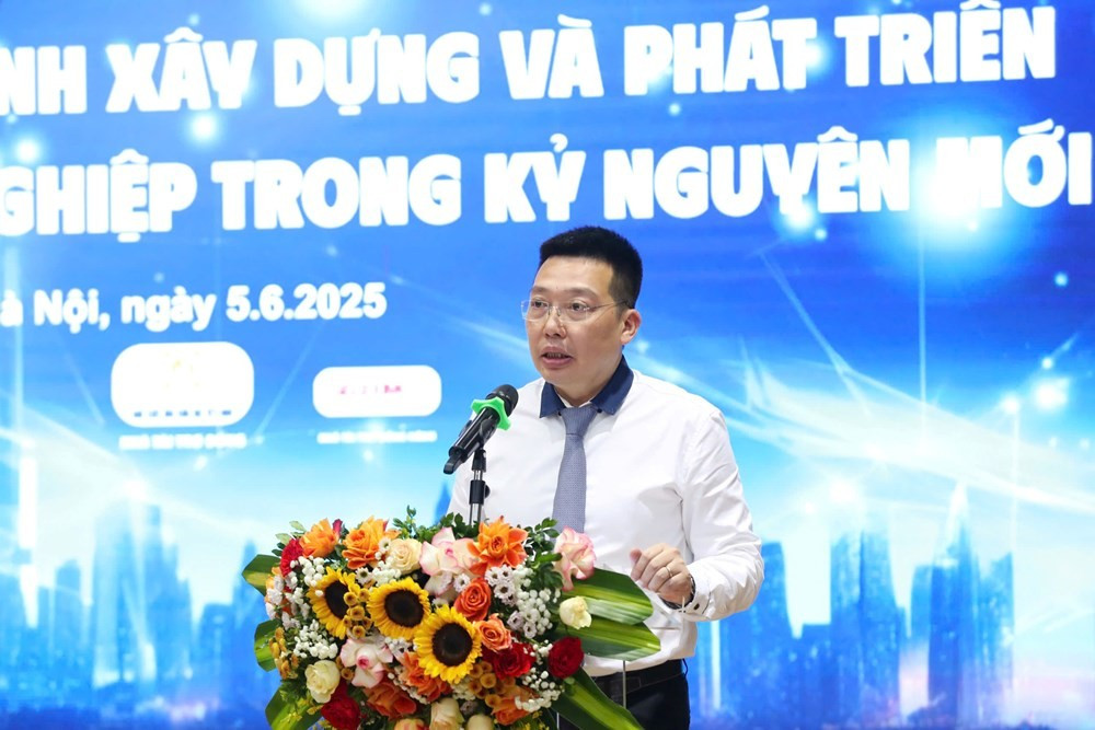 Theo Tổng Biên tập Báo Văn Hoá Nguyễn Anh Vũ, văn hoá doanh nghiệp là "hồn cốt" phản ánh bản sắc, triết lý kinh doanh và trách nhiệm xã hội của doanh nghiệp đối với cộng đồng và quốc gia. z66735008583981e4c5f56a07197bf18c6a256d2c0f2bc-rjtf.jpg