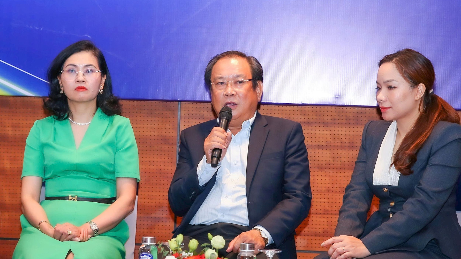 Ông Mai Ngọc Phước, Tổng Biên tập Báo Pháp luật Thành phố Hồ Chí Minh chia sẻ, việc đổi mới công nghệ, đổi mới tư duy là điều cần thiết để tìm nguồn thu mới cho báo chí trong thời đại số. (Ảnh: TRẦN HẢI/CLO) thiet-ke-chua-co-ten-21.png