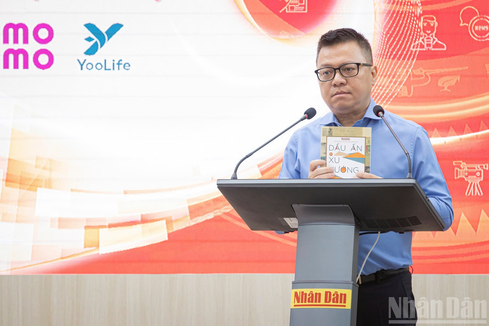Tổng Biên tập Báo Nhân Dân Lê Quốc Minh cho biết, sự kiện nhằm tưởng nhớ và tri ân Chủ tịch Hồ Chí Minh - Người sáng lập nền Báo chí Cách mạng Việt Nam, cùng các thế hệ nhà báo đã cống hiến cho sự nghiệp cách mạng của Đảng và dân tộc. ndo_br_z6716891707348-c7b3b1591887feda7ec26bbe14d8a95c.jpg