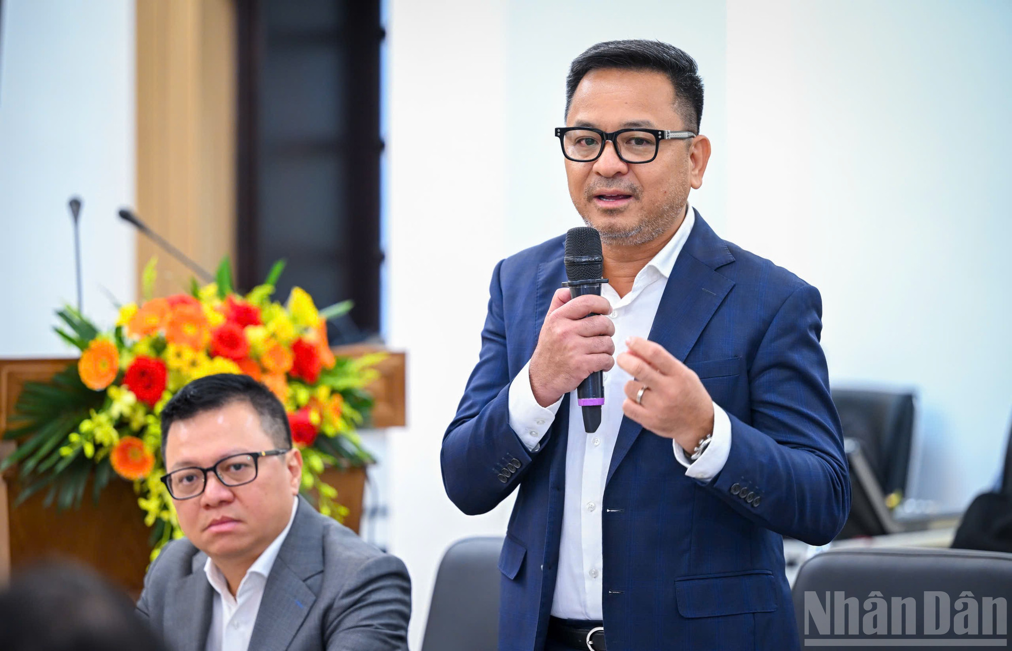 Giải đáp thắc mắc về đêm nhạc “Secret Garden Live in Vietnam”, Chủ tịch IB Group Nguyễn Thùy Dương cho biết, Ban tổ chức đã nhập khẩu một hệ thống âm thanh hiện đại vào bậc nhất thế giới, từng được những nghệ sĩ, nhóm nhạc nổi tiếng thế giới sử dụng. ndo_br_z7028544007250-ec0c0eb7d1453ad8147c895d2299b6a7.jpg