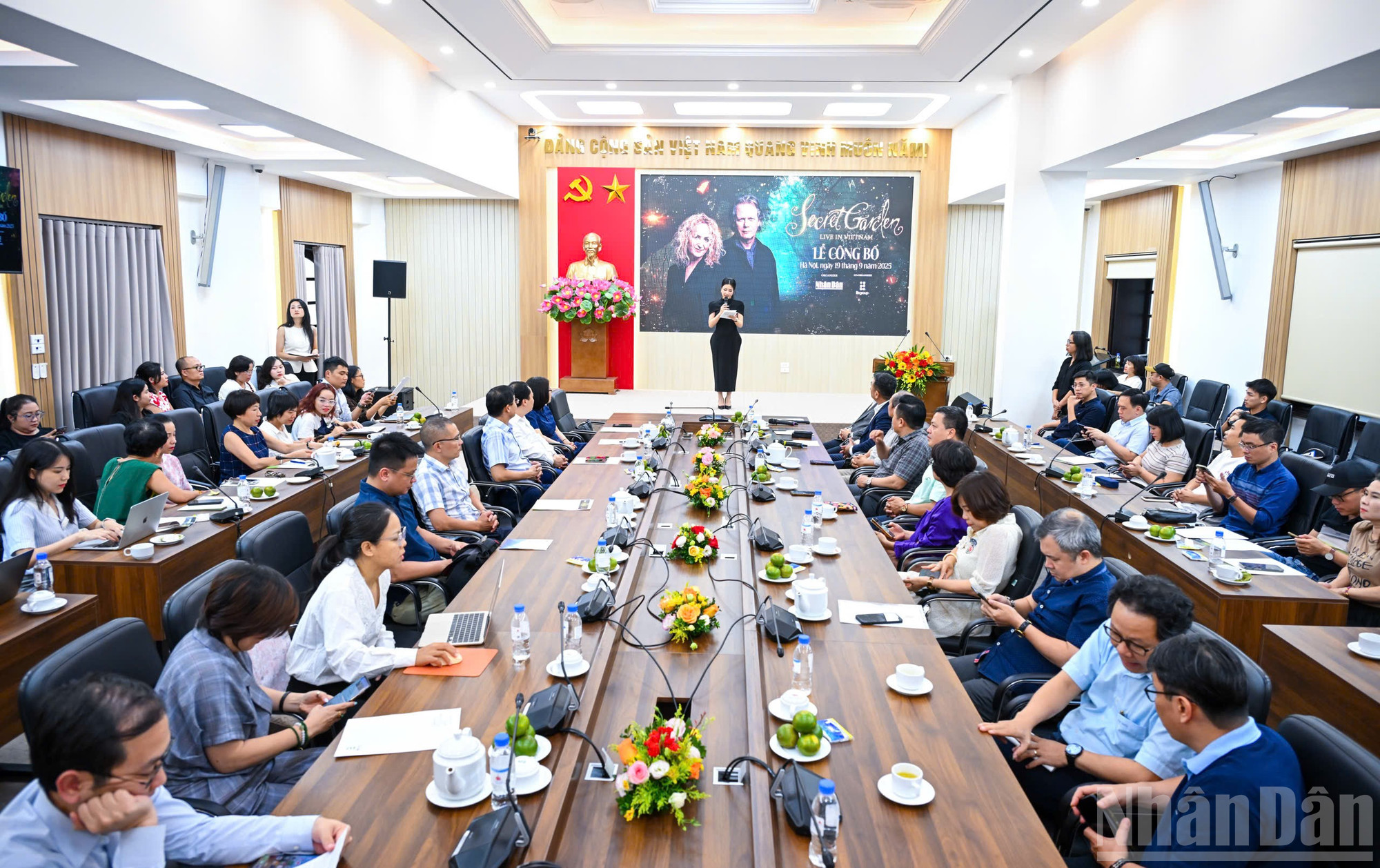 “Secret Garden Live in Vietnam” hứa hẹn sẽ là một đêm nhạc mang tới nhiều cung bậc cảm xúc cho khán giả tại Thủ đô Hà Nội. ndo_br_z7028544118207-683a0145d96bf0509b39a2aa334de115.jpg