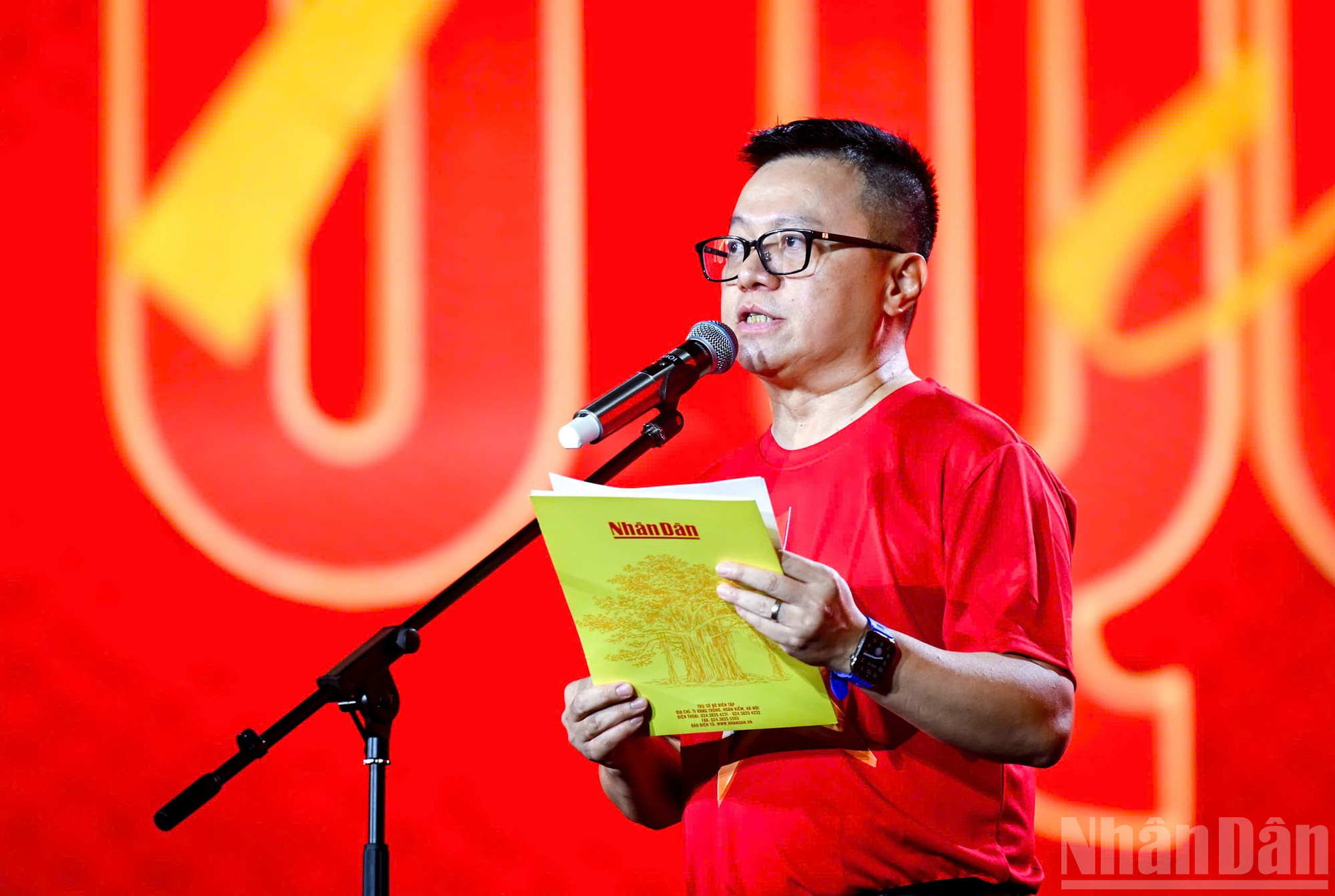 Đồng chí Lê Quốc Minh, Ủy viên Trung ương Đảng, Tổng Biên tập Báo Nhân Dân, Phó Trưởng Ban Tuyên giáo và Dân vận Trung ương, Chủ tịch Hội Nhà báo Việt Nam phát biểu tại chương trình. ndo_br_z6893746254262-5afbf1c81481c4f4b62b6ef5eb61855e.jpg