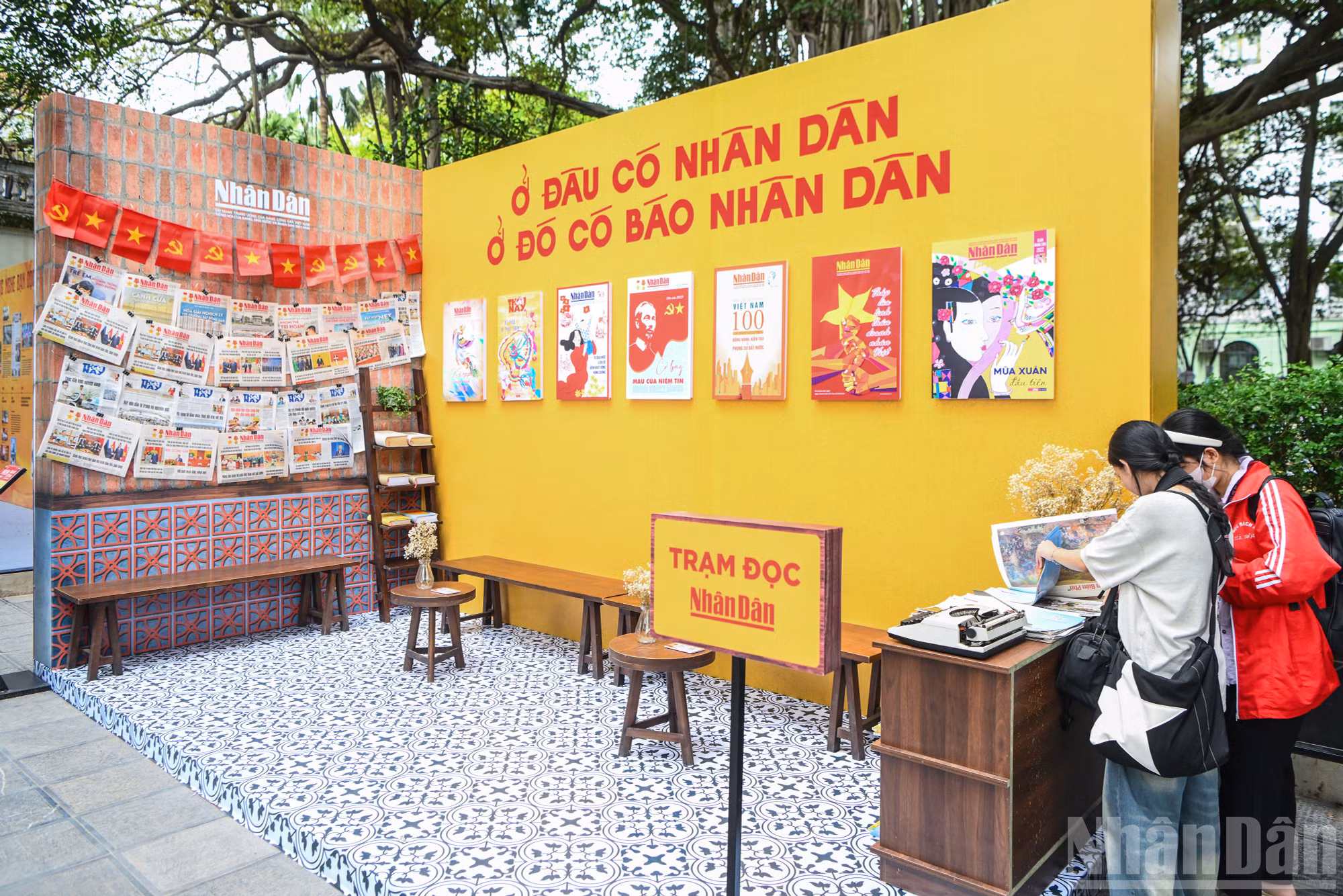 Không gian triển lãm "Báo Nhân Dân trong dòng chảy 100 năm Báo chí Cách mạng Việt Nam".