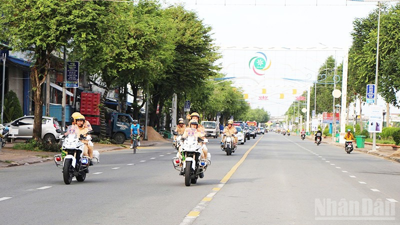 Diễu hành hưởng ứng Tháng hành động phòng, chống ma túy. ndo_br_5.jpg