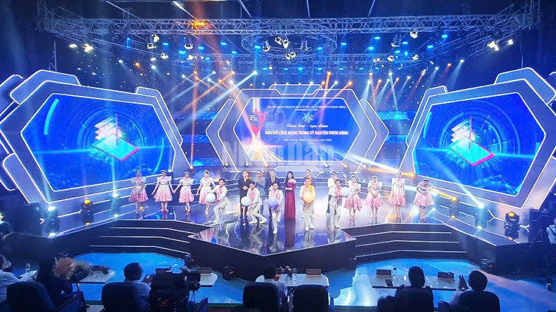 Một tiết mục văn nghệ trong Chương trình. ndo_c_2-5386.jpg