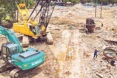 Nút giao Phạm Tu-Xa La đang được khẩn trương thi công sau nhiều năm chậm tiến độ vì vướng mắc giải phóng mặt bằng (Ảnh KHÁNH LÊ)