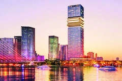 Tòa tháp Trung tâm tài chính quốc tế Saigon Marina cao 55 tầng vừa khánh thành tại Thành phố Hồ Chí Minh. 