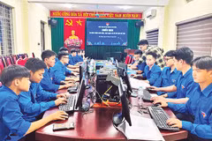 Đoàn viên, thanh niên xã Phù Đổng (Hà Nội) tích cực thực hiện chiến dịch “90 ngày đêm làm giàu, làm sạch dữ liệu đất đai”. 