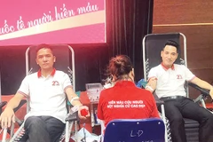 Cán bộ cơ sở giàu lòng nhân ái