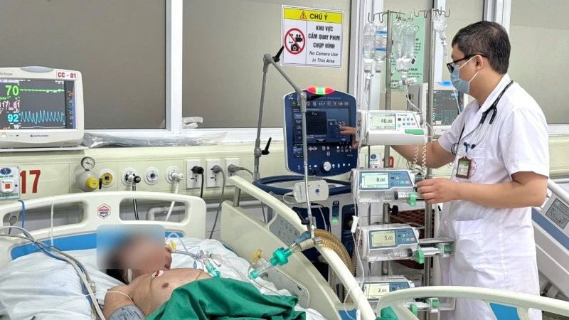 Cảnh báo cúm B diễn biến nặng ở người cao tuổi và bệnh nền