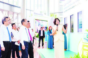 Khánh thành Tượng Bác Hồ trong khuôn viên Thư viện Đà Nẵng