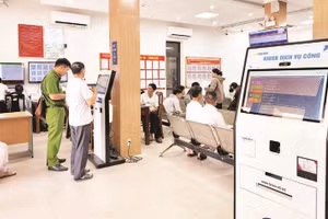 Chuyển đổi số tại Trung tâm Phục vụ hành chính công phường Hòa Khánh, thành phố Đà Nẵng.