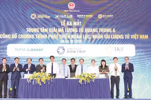 Trường đại học Quang Trung ký hợp tác trong lĩnh vực lượng tử cùng các đối tác trong nước và quốc tế.