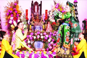 Một cảnh thực hành nghi lễ tín ngưỡng thờ Mẫu tại phường Bắc Sơn.