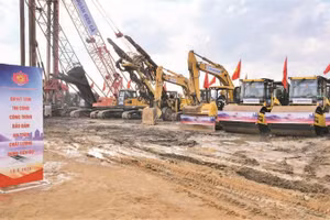 Dự án đầu tư xây dựng đường bộ cao tốc Vinh-Thanh Thủy được khởi công từ ngày 18/5/2026.