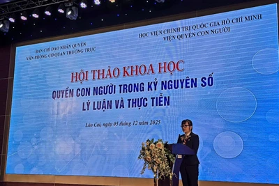 Đại tá Nguyễn Thị Thanh Hương, Trưởng Phòng Chuyên đề Nhân quyền, Văn phòng Cơ quan Thường trực Ban Chỉ đạo Quốc gia về quyền con người phát biểu khai mạc hội thảo