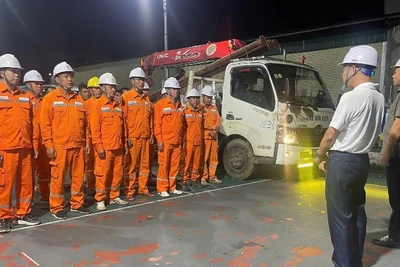 Đội xung kích Công ty Điện lực Lai Châu đã xuất phát để hỗ trợ Công ty Điện lực Hà Tĩnh khôi phục lưới điện. (Ảnh: EVN)