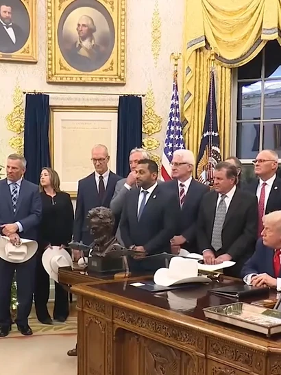 [Video] Tổng thống Mỹ tuyên bố "sớm" tấn công trên bộ tại Venezuela 