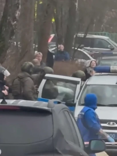 [Video] Đâm dao tại trường học ở Nga, học sinh 10 tuổi thiệt mạng 