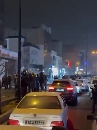 [Video] Lực lượng Vệ binh Cách mạng Iran tuyên bố “lằn ranh đỏ” an ninh 