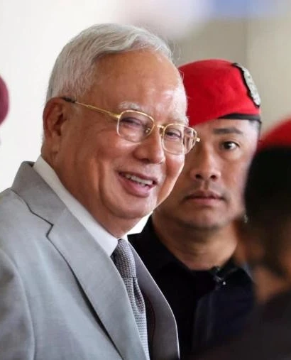 [Video] Malaysia tuyên cựu Thủ tướng tội lạm quyền 