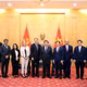 Các đại biểu chụp ảnh lưu niệm tại buổi tiếp và làm việc.
