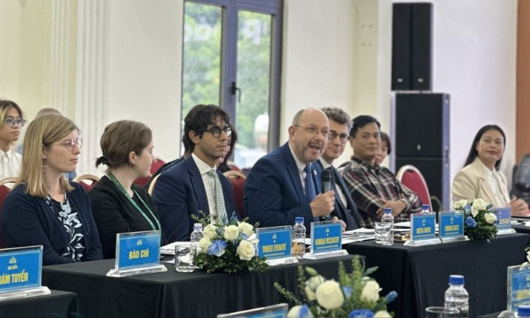 Các đại biểu chia sẻ về những điểm mới trong sự kiện về nhiếp ảnh của Hà Nội năm 2025.