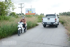 Lộ giao thông trên địa bàn xã Hòa Điền.