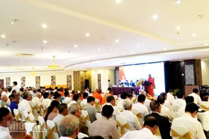 Quang cảnh Hội nghị tiếp xúc với đồng bào các dân tộc thiểu số vùng đồng bằng sông Cửu Long. 