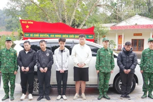 Các đối tượng bị lực lượng Bộ đội Biên phòng Lạng Sơn bắt giữ.