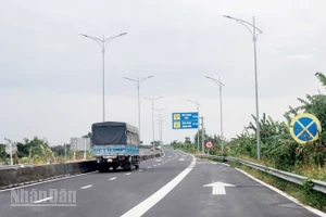 Một đoạn thuộc Dự án nâng cấp mặt đường tuyến Lộ Tẻ- Rạch Sỏi.