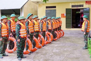 Cán bộ, chiến sĩ Bộ Chỉ huy quân sự tỉnh Lạng Sơn chuẩn bị tham gia phòng chống thiên tai. (Ảnh: DƯƠNG NGUYÊN)