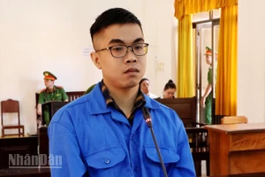 Bị cáo Nguyễn Việt Hưng tại phiên tòa. (Ảnh: VĂN VŨ)