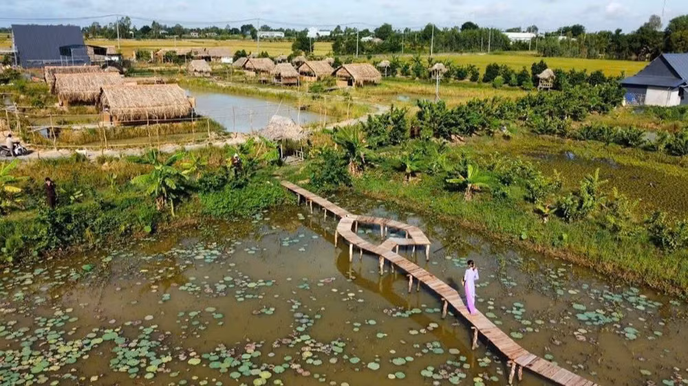 Một khu du lịch đặc trưng sông nước miệt vườn ở Tây Ninh.