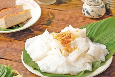 Bánh cuốn Thanh Trì gốc là món bánh không nhân, thanh đạm.