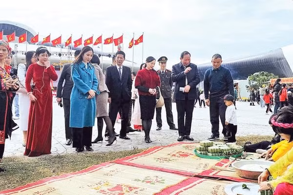 Quảng Ninh luôn quan tâm, chăm lo đến các hoạt động vui Xuân, đón Tết cổ truyền dân tộc.