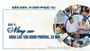 Người dân đến làm thủ tục hành chính tại Trung tâm hành chính công xã Đồng Khởi (tỉnh Vĩnh Long).