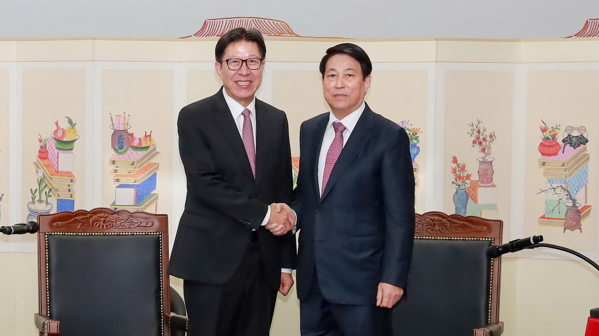 Chủ tịch nước Lương Cường tiếp Thị trưởng thành phố Busan, Hàn Quốc. (Ảnh: XUÂN KỲ)