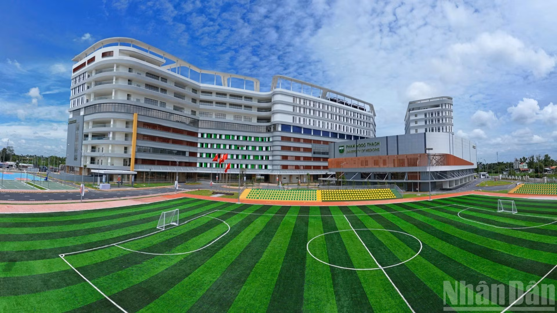 Khởi công từ năm 2015, Cụm Y tế Tân Kiên (tọa lạc tại xã Tân Nhựt, Thành phố Hồ Chí Minh), có tổng diện tích quy hoạch 73ha, được chia làm 2 giai đoạn theo mô hình y tế xanh, chú trọng đầu tư vào các khu dịch vụ công cộng, công viên, sân Thể dục thể thao, cùng nhà lưu trú dành cho thân nhân người bệnh.