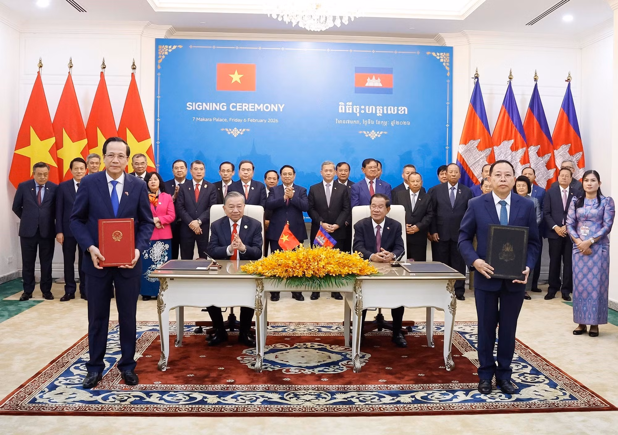 vna-potal-le-ky-cac-van-kien-hop-tac-giua-hai-nuoc-viet-nam-campuchia-8577071.jpg