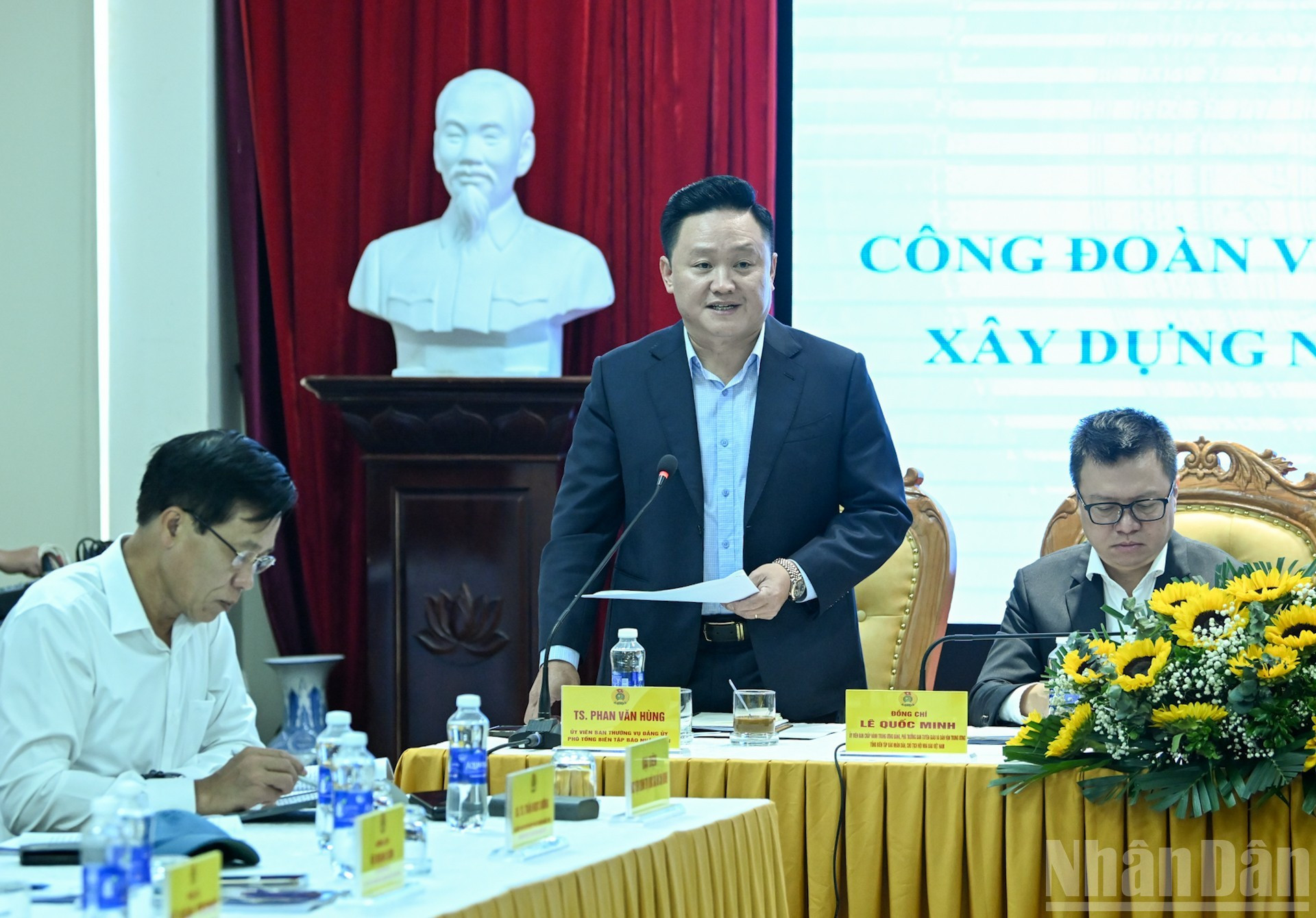 ワークショップの最初のセッションでは、Nhan Dan新聞の副編集長であるPhan Van Hung氏が議長を務めました。 image15166.jpg