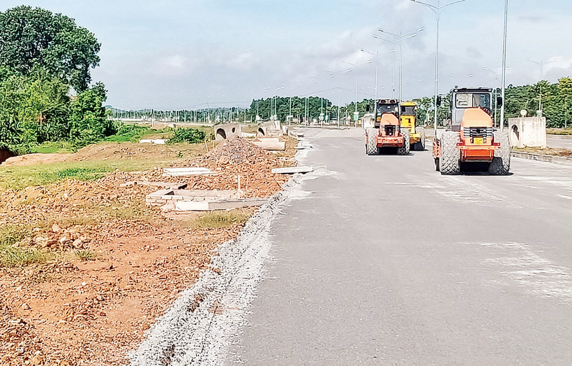 Đường gom bên cạnh tuyến đường vành đai 5 vùng Thủ đô Hà Nội đoạn qua tỉnh Thái Nguyên được xây dựng để các khu, cụm công nghiệp, khu đô thị phát triển.