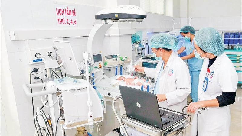 Bệnh viện Sản Nhi tỉnh Lào Cai trang bị nhiều thiết bị hiện đại để bảo đảm thân nhiệt cho trẻ sơ sinh.