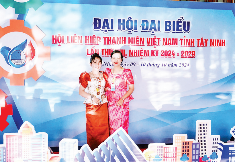 Nách Chan Nên (trang phục dân tộc mầu đỏ) tại Đại hội Đại biểu Hội Liên hiệp Thanh niên tỉnh Tây Ninh, nhiệm kỳ 2024-2029.