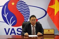 Giáo sư, Viện sĩ Châu Văn Minh, Chủ tịch Viện Hàn lâm Khoa học và Công nghệ Việt Nam.