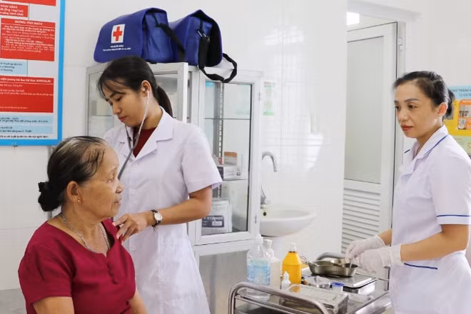 Trạm Y tế xã Phú Ninh hiện có 28 cán bộ, chưa đạt chỉ tiêu được giao.