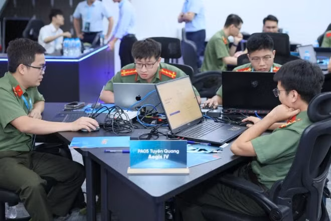 Cuộc thi "Hành trình truy vết tội phạm mạng" do Cục An ninh mạng và Phòng, chống tội phạm sử dụng công nghệ cao (A05), Bộ Công an tổ chức nhằm nâng cao kỹ năng điều tra số, phân tích dữ liệu và phòng chống tội phạm công nghệ cao trong môi trường số. (Ảnh: A05)